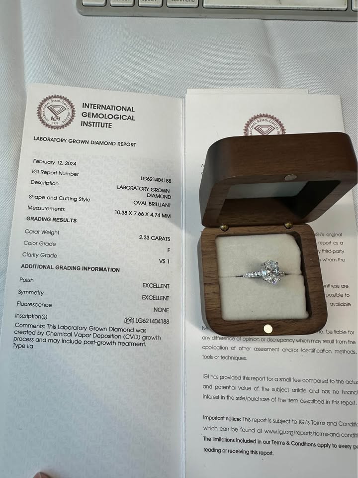Oval Cut Diamond Ring | 2.3ct | IGI Certified