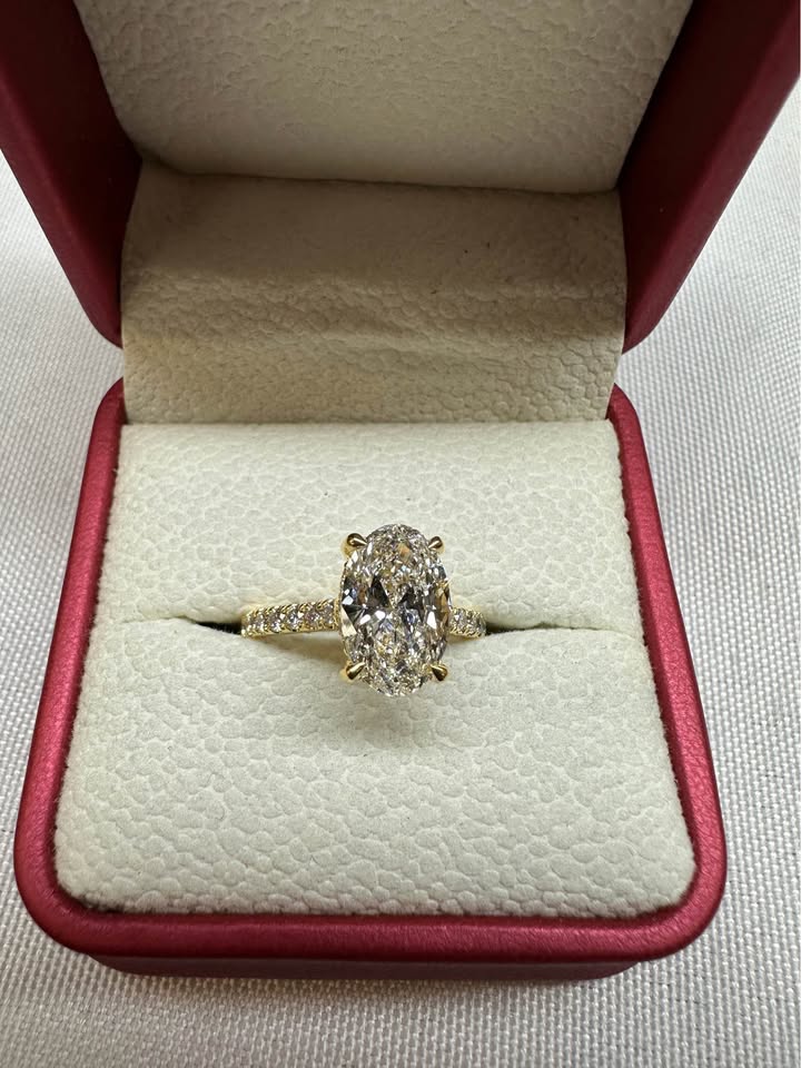 Oval cathedral diamond ring, 2.5ct, 14K yellow gold
