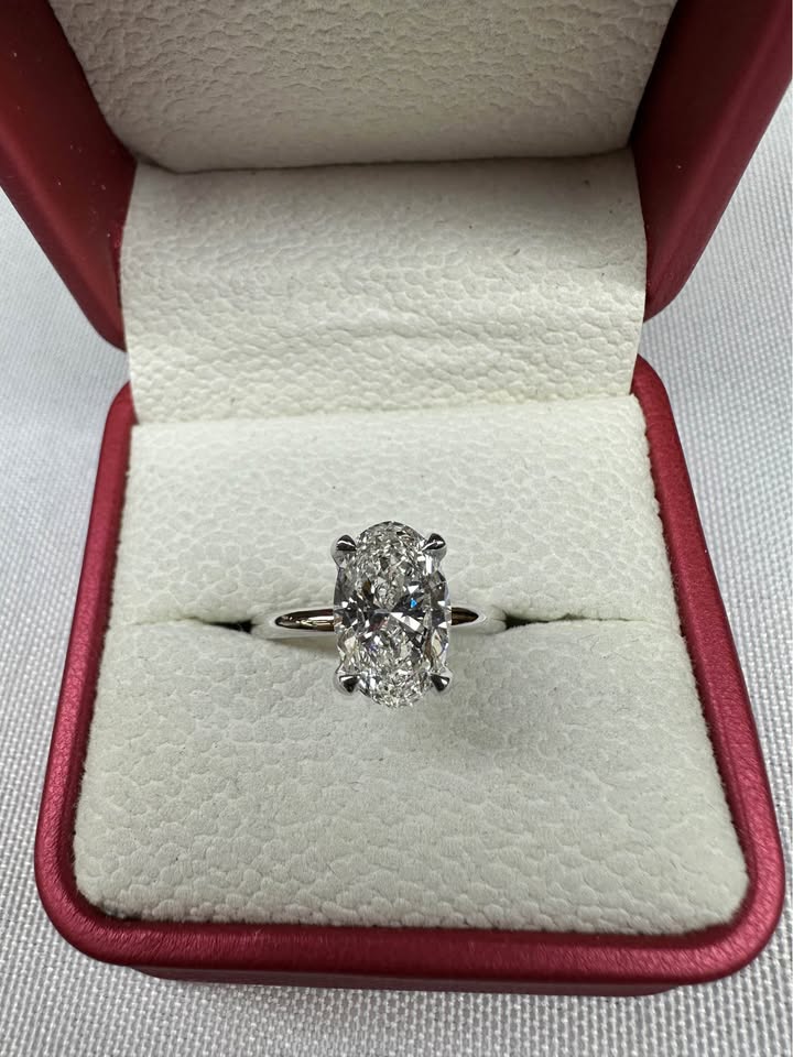 Oval lotus petal prong solitaire ring, 2.5ct, 14K yellow gold — main view
