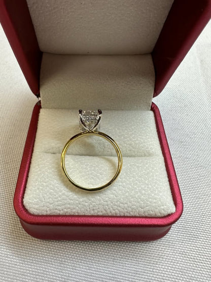 Radiant cut yellow gold ring, 3.02ct, 14K yellow gold — top view