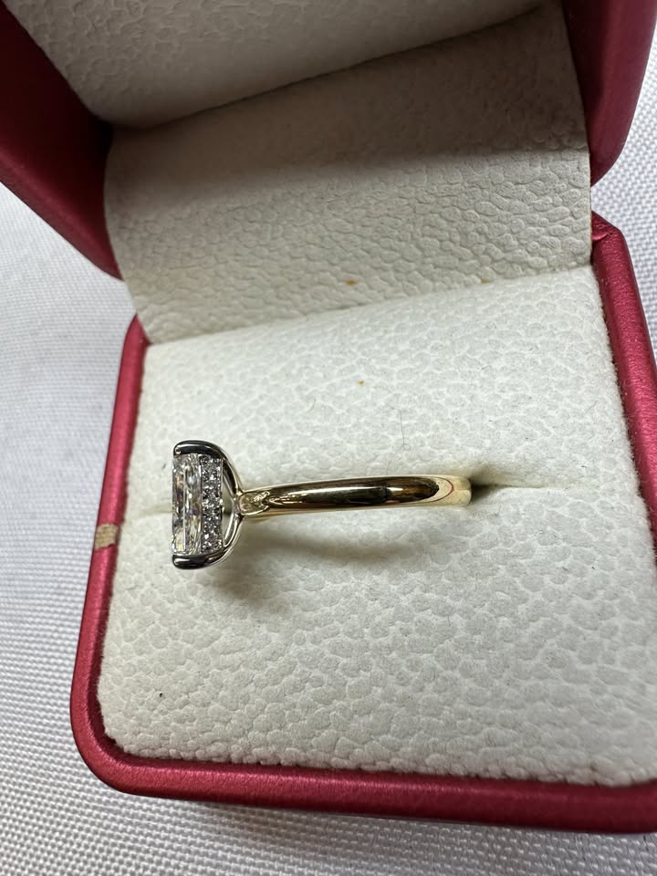 Radiant cut solitaire ring, 2.08ct, 14K yellow gold — side view