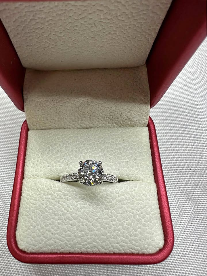 Round Hidden Halo Pave Ring | 1.5ct