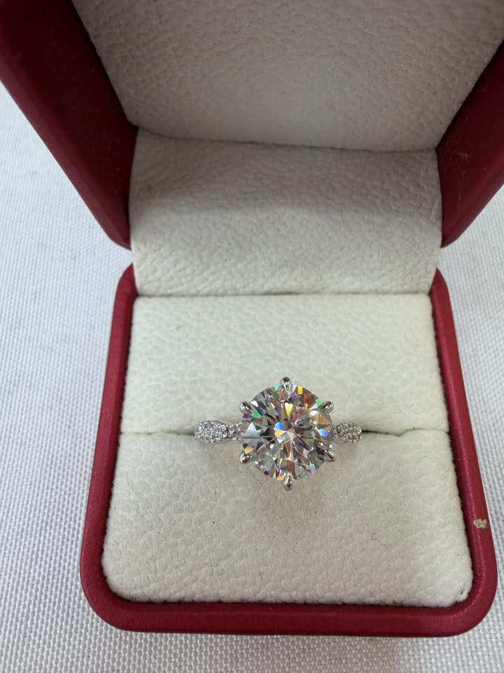 Round Twisted Pave Diamond Ring | 3ct — 14K white gold