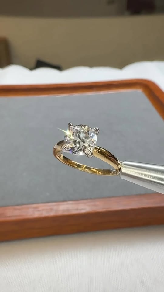 Round Diamond Yellow Gold Ring | 2ct